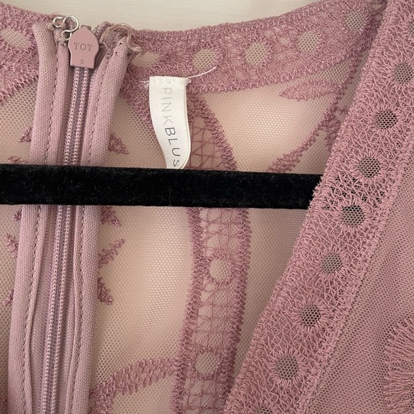 Pink Blush Mauve Mesh Lace Overlay Maternity Dress. Size Medium. - Picture 4 of 9